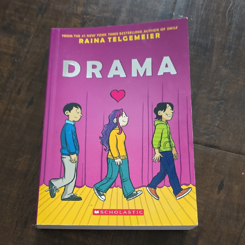 Drama by Raina Telgemeier Graphic Novel 5/$15
